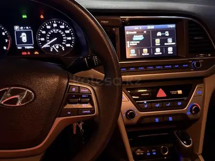 Hyundai Elantra 2017 года за 5 400 000 тг. в Шымкент – фото 3