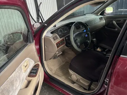 Toyota Camry 1998 года за 3 000 000 тг. в Тараз – фото 2