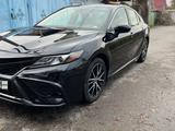 Toyota Camry 2021 года за 13 000 000 тг. в Алматы – фото 4