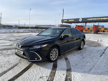 Toyota Camry 2021 года за 12 000 000 тг. в Уральск