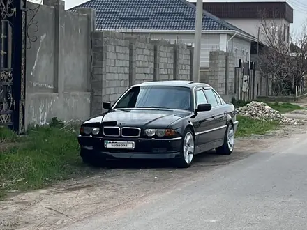 BMW 740 1995 года за 3 800 000 тг. в Тараз – фото 2