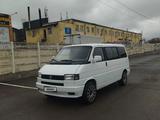 Volkswagen Caravelle 1993 года за 3 500 000 тг. в Караганда