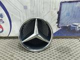 Эмблема звезда Mercedes-Benz CLS350 за 2 348 тг. в Алматы