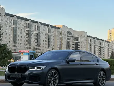 BMW 760 2019 года за 69 000 000 тг. в Астана