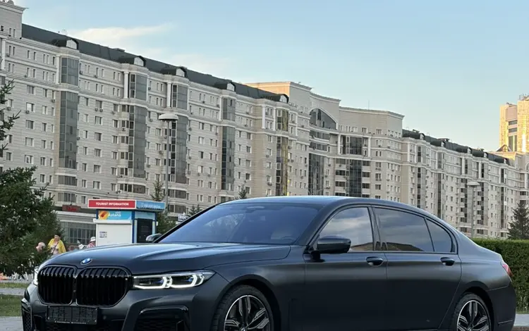 BMW 760 2019 года за 69 000 000 тг. в Астана