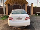 Toyota Camry 2011 года за 5 200 000 тг. в Уральск – фото 2