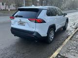 Toyota RAV4 2020 года за 11 000 000 тг. в Аксай – фото 2