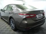 Toyota Camry 2023 года за 18 250 000 тг. в Алматы – фото 2