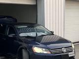 Volkswagen Passat 2015 года за 3 500 000 тг. в Атырау – фото 2