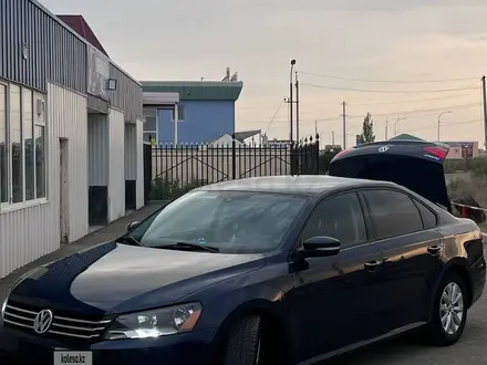 Volkswagen Passat 2015 года за 3 500 000 тг. в Атырау – фото 7
