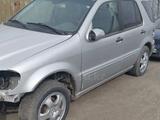 Mercedes-Benz ML 320 2002 годаүшін2 100 000 тг. в Экибастуз