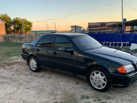 Mercedes-Benz C 180 1995 года за 1 900 000 тг. в Актобе