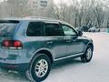 Volkswagen Touareg 2007 годаfor7 200 000 тг. в Астана – фото 4