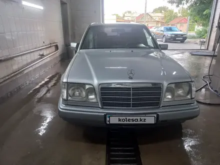 Mercedes-Benz E 280 1994 года за 2 800 000 тг. в Алматы