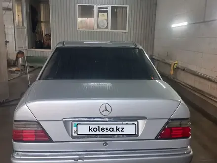 Mercedes-Benz E 280 1994 года за 2 800 000 тг. в Алматы – фото 3