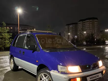 Mitsubishi Space Runner 1996 года за 950 000 тг. в Атырау