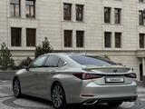 Lexus ES 350 2021 года за 20 000 000 тг. в Алматы – фото 5