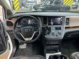 Toyota Sienna 2017 годаүшін12 000 000 тг. в Бишкек – фото 4