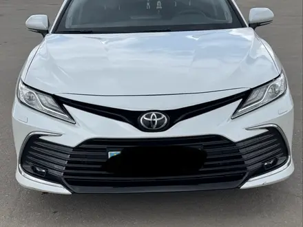 Toyota Camry 2021 года за 15 800 000 тг. в Кокшетау