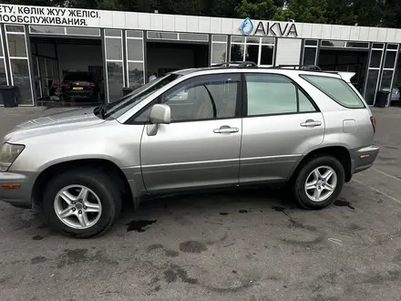 Lexus RX 300 1999 года за 4 550 000 тг. в Алматы – фото 2