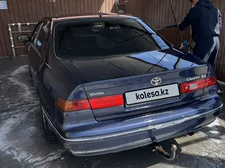 Toyota Camry, 1998