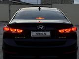 Hyundai Elantra 2017 года за 7 800 000 тг. в Атырау – фото 2