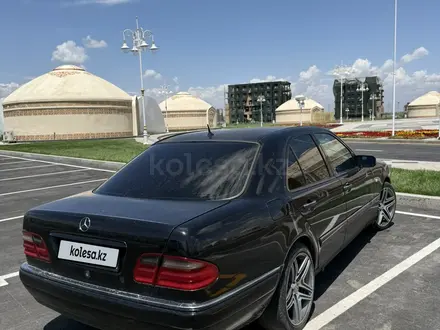 Mercedes-Benz E 320 1999 года за 2 800 000 тг. в Шымкент – фото 8