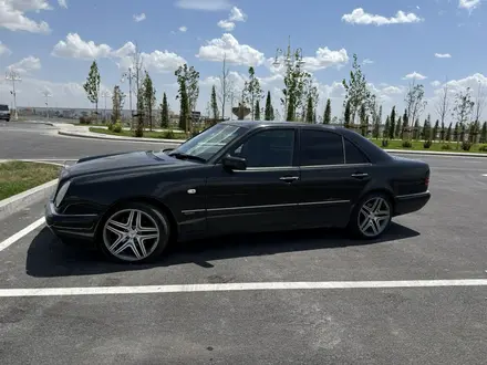 Mercedes-Benz E 320 1999 года за 2 800 000 тг. в Шымкент – фото 10