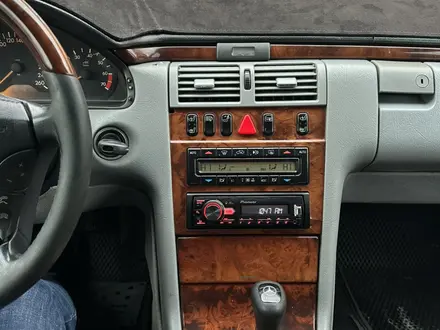 Mercedes-Benz E 320 1999 года за 2 800 000 тг. в Шымкент – фото 5