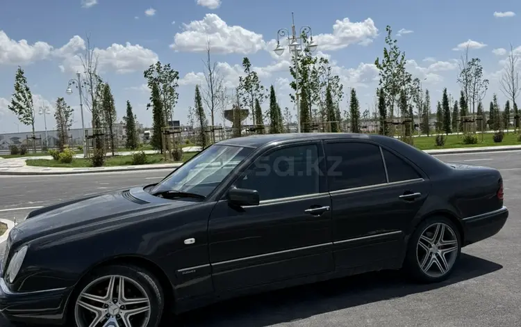 Mercedes-Benz E 320 1999 года за 2 800 000 тг. в Шымкент