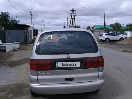 Volkswagen Sharan 1997 года за 2 000 000 тг. в Жезказган – фото 2