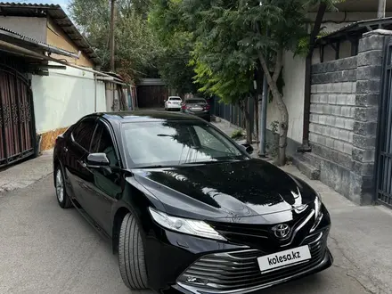 Toyota Camry 2019 года за 14 600 000 тг. в Алматы