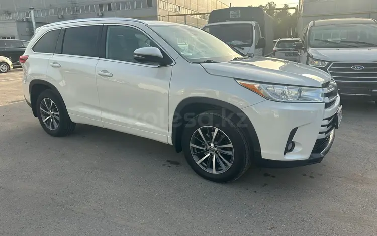 Toyota Highlander 2017 года за 13 000 000 тг. в Алматы