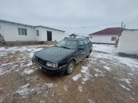 Volkswagen Passat 1993 года за 1 550 000 тг. в Атырау – фото 2