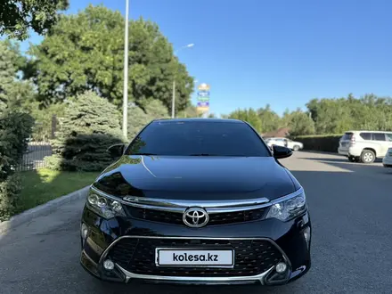 Toyota Camry 2017 года за 12 700 000 тг. в Тараз – фото 2