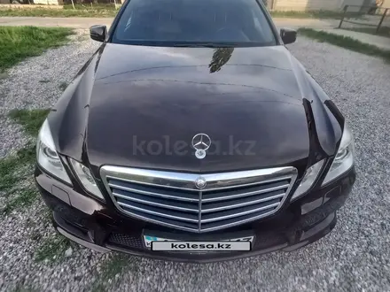 Mercedes-Benz E 300 2011 года за 10 200 000 тг. в Шымкент