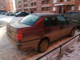 Volkswagen Vento 1993 годаfor900 000 тг. в Астана – фото 3