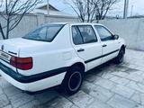 Volkswagen Vento 1993 года за 700 000 тг. в Жанаозен – фото 2