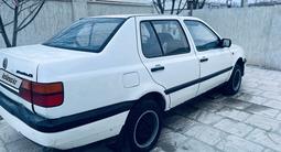 Volkswagen Vento 1993 года за 1 100 000 тг. в Жанаозен – фото 2