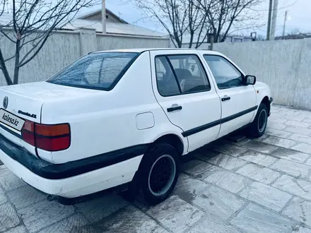Volkswagen Vento 1993 года за 950 000 тг. в Жанаозен – фото 2