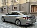 Lexus ES 300h 2019 годаүшін17 500 000 тг. в Алматы – фото 3