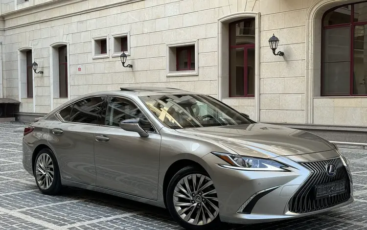 Lexus ES 300h 2019 годаүшін17 500 000 тг. в Алматы