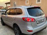 Hyundai Santa Fe 2010 года за 8 000 000 тг. в Атырау – фото 4