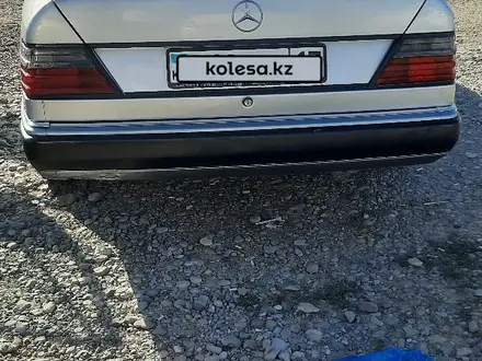 Mercedes-Benz E 220 1993 года за 2 400 000 тг. в Алматы – фото 15