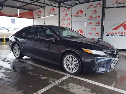 Toyota Camry 2020 года за 8 800 000 тг. в Алматы – фото 2