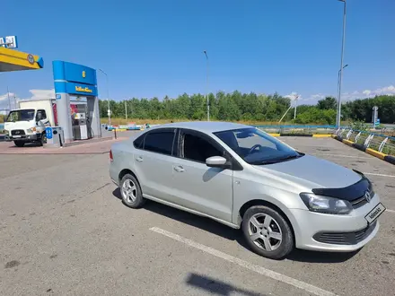 Volkswagen Polo 2011 года за 4 100 000 тг. в Усть-Каменогорск – фото 2