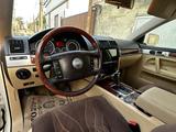 Volkswagen Touareg 2006 года за 5 000 000 тг. в Актау – фото 4