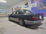 Mercedes-Benz E 320 1993 года за 2 800 000 тг. в Тараз – фото 4