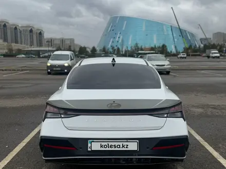 Hyundai Elantra 2024 года за 9 350 000 тг. в Астана – фото 2