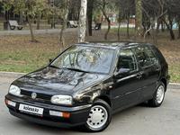 Volkswagen Golf 1996 годаүшін2 600 000 тг. в Алматы